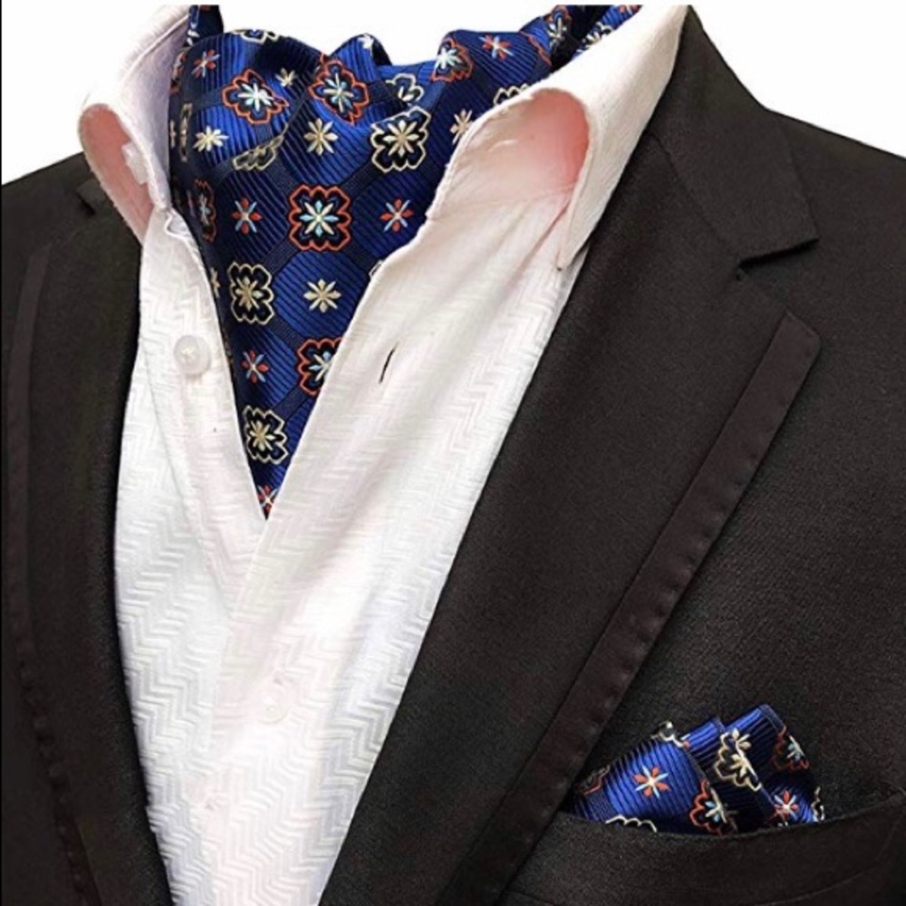 Men’s silk scarf with matching pocket square